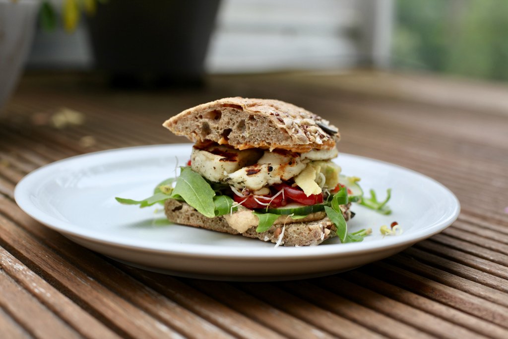 Halloumi Burger marymedeli.com/2019/08/01/hal…