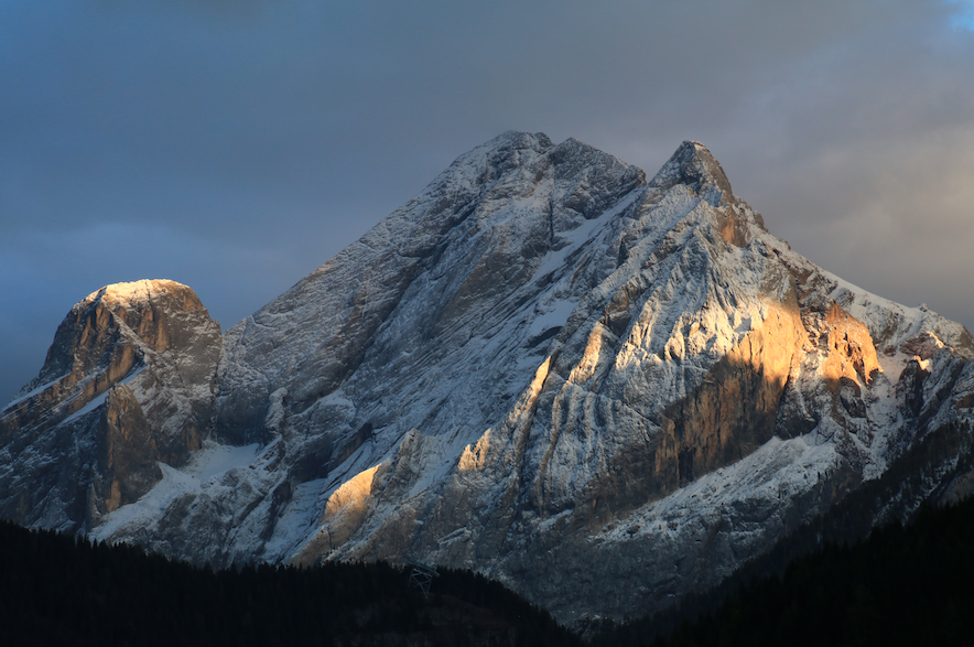 Legami dolomitici: la mostra dei fotografi Sostenitori delle #Dolomiti #UNESCO. L'esposizione è visitabile a #PozzadiFassa nel corso di tutta l'#estate. Qui lo scatto di <a href="/AntonSessa/">Anton Sessa</a>