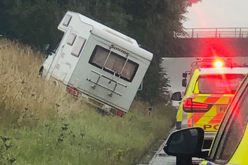 PoliceMutual's tweet image. #QuickThinking - Police officer chases thieves across fields in a JCB after stolen camper van abandoned on the M55
socsi.in/qJplL