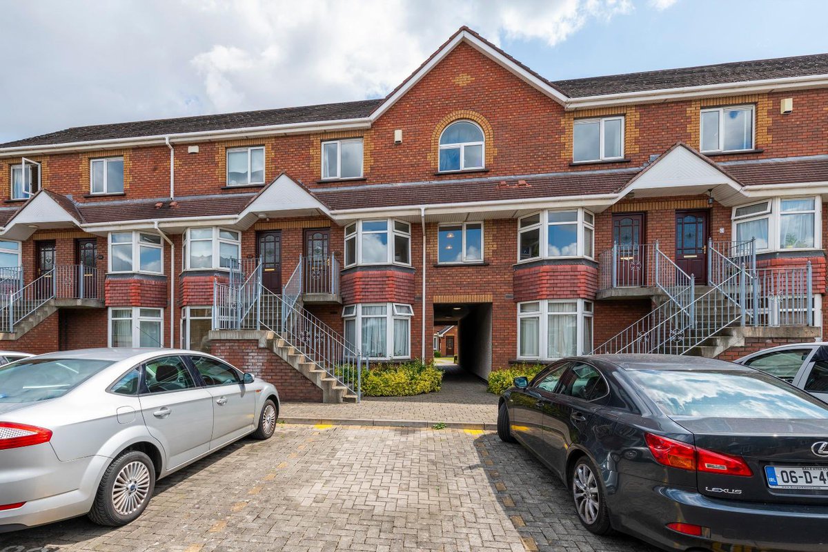 beirnewise's tweet photo. 57 The Paddocks, Dublin 8
Large, bright three bedroom duplex located in Hybreasal off the South Circular Road
Asking Price; €375,000

#beirnewise #southdublinproperty #familyhome #estateagents #irishproperty #propertyforsale #propertyexperts #irishestateagents #ireland #property https://t.co/VJCsj49qo9