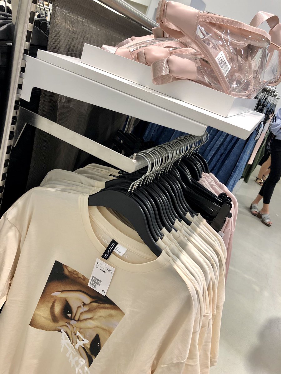 lovecsp's tweet photo. 幸せな空間だった💜

#ArianaGrande 
#HM
#HMThankUNext 
#MTVHottest Ariana Grande https://t.co/dB2LUvYTLA