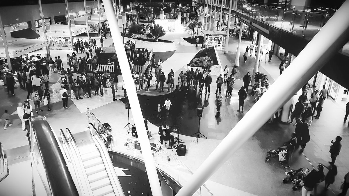 En Arte Massivo, ofrecemos soluciones para dinamizar su espacio comercial. Acciones que contemplan objetividad y originalidad, analizando siempre sus necesidades. Pídenos lo que quieras y nosotros, conseguiremos darle forma, garantías y éxito; ¡Nos apasionan los retos!