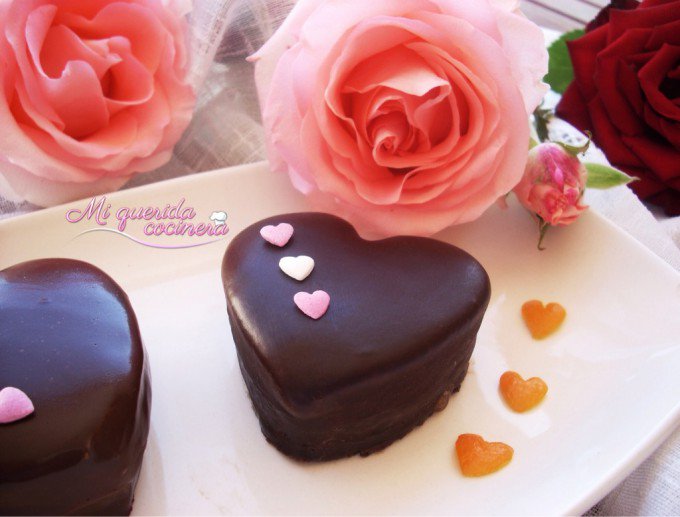Buenos días.
Hoy prepararemos un postre fresquito y muy, muy rico!!
#semifrio de #naranja y #chocolate, vamos, no digais que no os apetece!!
miqueridacocinera.es/dulce/postres/…