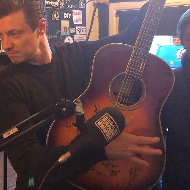 BertJanschFoundation (@bertjanschfdn) on Twitter photo @therealjameswalbourne of <a href="/therails/">John Railsback</a> received the #80playsforBert guitar from @bernardbutlerofficial at <a href="/boogalooradio/">Electric Boogaloo</a>. Hear his contribution to the #TransAcoustic journey ift.tt/2Mw4AWx ift.tt/2yuhsUZ @therealjameswalbourne of <a href="/therails/">John Railsback</a> received the #80playsforBert guitar from @bernardbutlerofficial at <a href="/boogalooradio/">Electric Boogaloo</a>. Hear his contribution to the #TransAcoustic journey ift.tt/2Mw4AWx ift.tt/2yuhsUZ