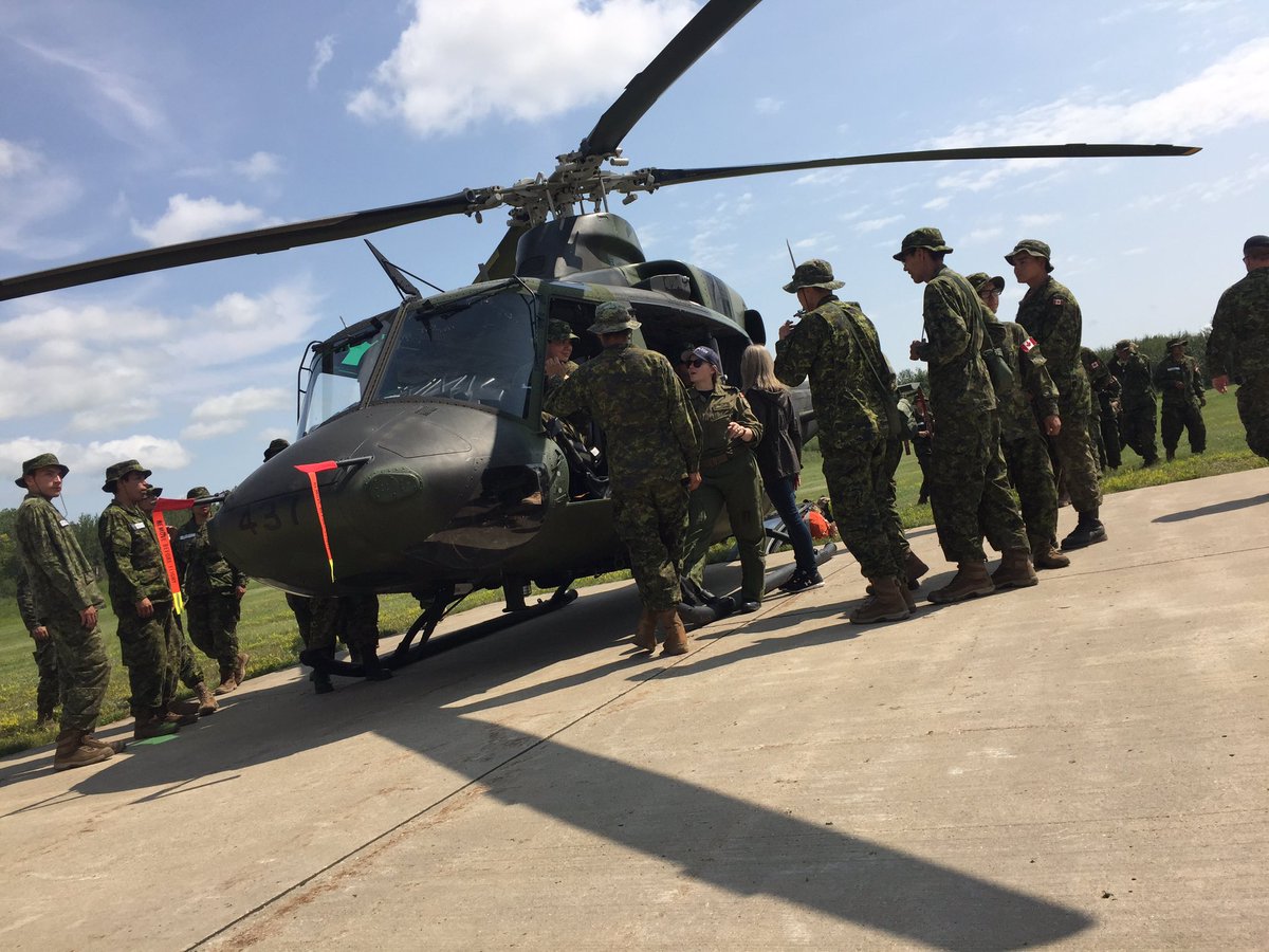 carolynpatton's tweet photo. Cpl McKay 408 Squadron is inspiring youth w his experience & passion for his work w 408 Squadron #Boldeagle #indigenous youth train at a military summer program gaining valuable skills #wainwright @CFLCCA @3CdnDiv @RCAF_ARC #military #ExTrek19 https://t.co/9yS6VY75R6