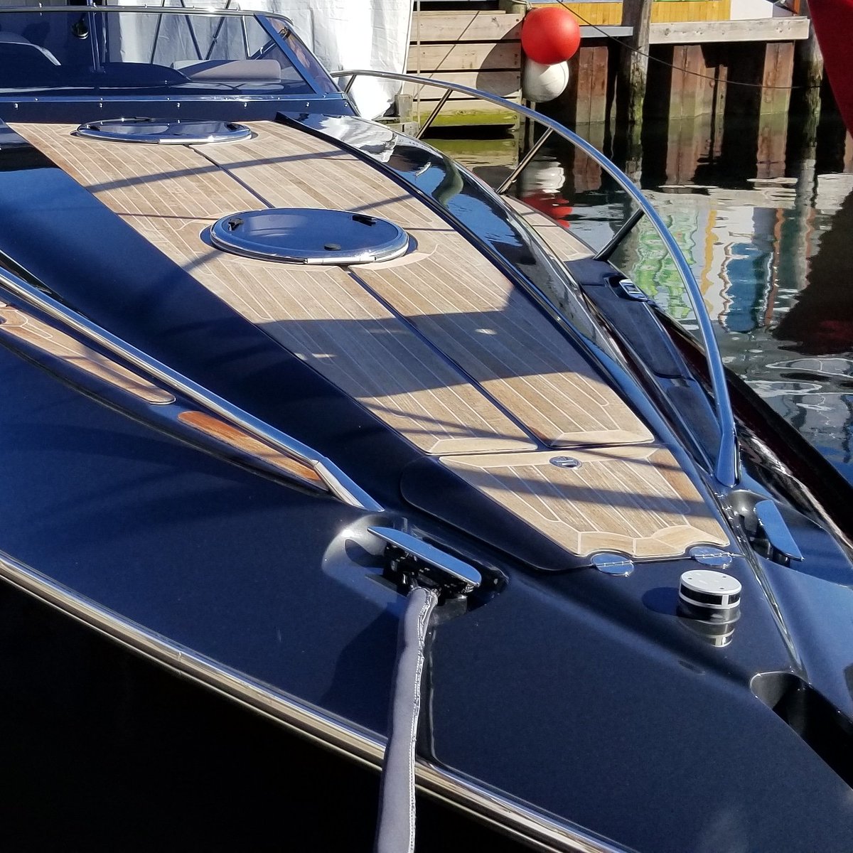 Hunton Yachts tweet media