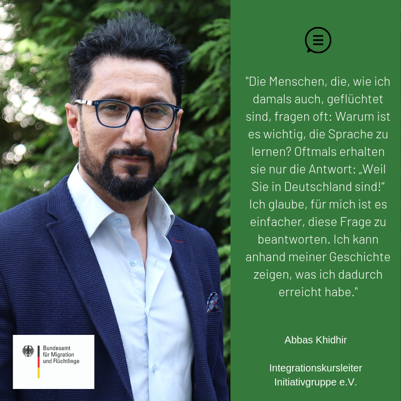 BAMF_Dialog's tweet photo. #BAMFIntegration - Vor zwölf Jahren kam Abbas Khidhir als Flüchtling nach 🇩🇪, lernte selbstständig Deutsch &amp; fand seine Berufung als Lehrer wieder - heute ist er #Kursleiter in #Integrationskurs|en bei der @InitiativGruppe. Zum ausführlichen Interview ▶️ https://t.co/Sspa1R1ujN https://t.co/Nfg5OUOO2y