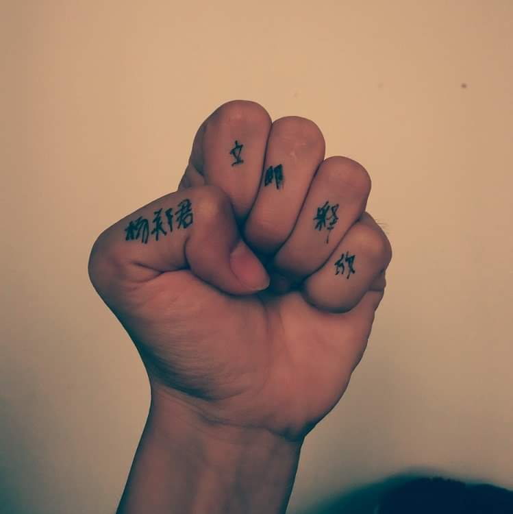 TheIlabour's tweet photo. Yang Zhengjun's six month RSDL will end soon, yet his mom has been told by the police that he WOULDN'T be released then! iLabour is now calling for workers to write down messages on their hands and send photos to Shenzhen City Public Security Bureau to demand for his release! https://t.co/0hM9NWXd8w