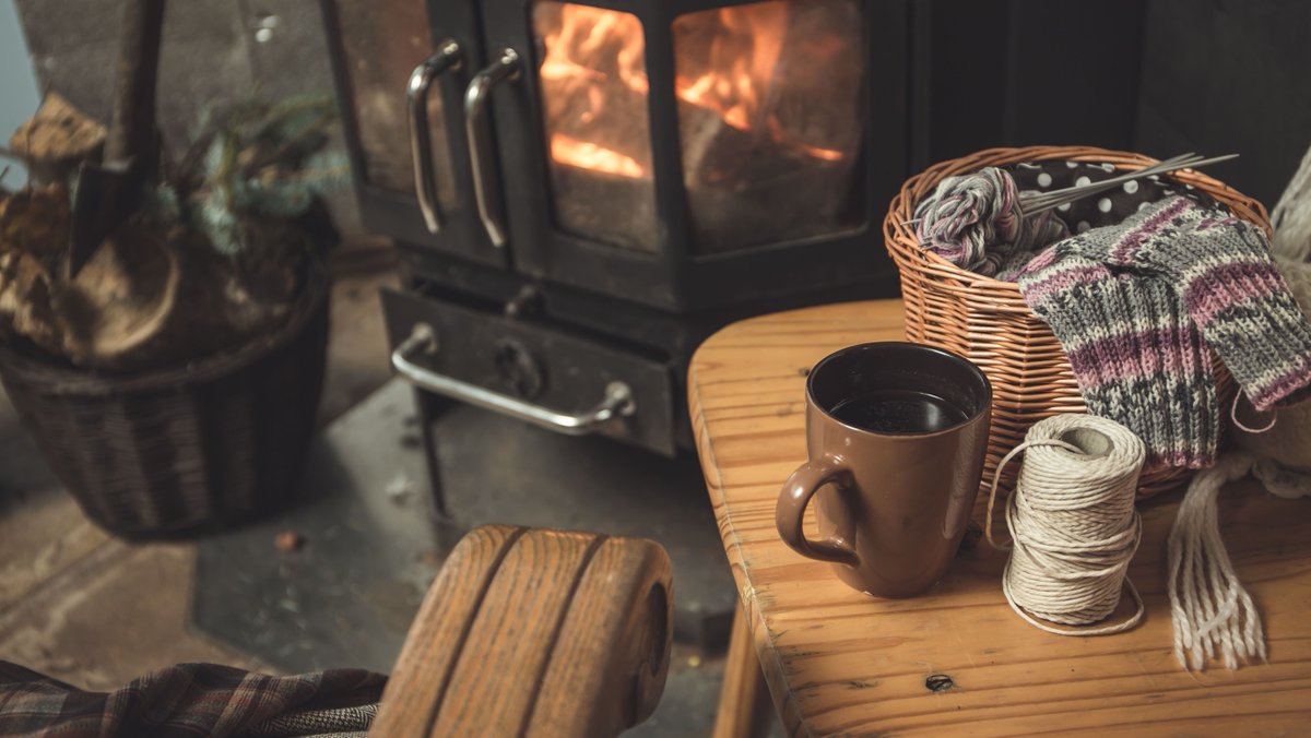 Dreaming of hot chocolate and open log fires? 😍 For #YorkshireDay, we've compiled a list of the cosiest hotels in Yorkshire. Choose from a range of spots where you can treat yourself (and your wallet) to a snug paradise: bit.ly/2VibaBE