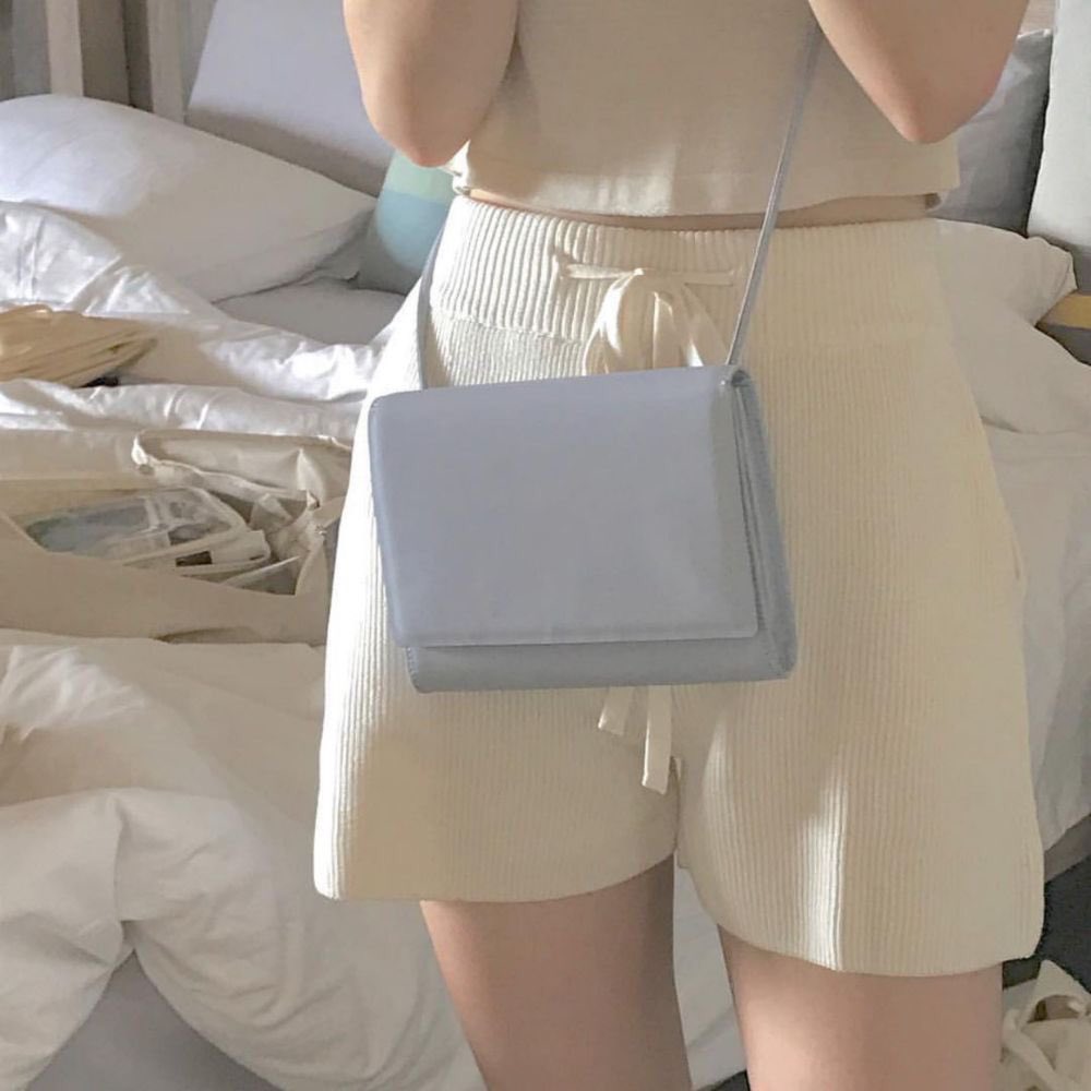 detailsoftoday's tweet photo. ส่วนใบนี้เราสั่งมาไม่ค่อยถูกเท่าไร รู้สึกเราเป็นน้องอ้วนห้อนไม่เหมาะ จะขายก็กลัวขายไม่ออก งั้นมาแจกแล้วกัน! 
#แจกฟรี #แจกฟรีไม่รีได้ไง
แจกน้องเป๋า baby blue 🥣💫
กติกา รี+ฟอล @detailsoftoday 
ประกาศ 15สิงหา ค่ะ 
#ไว้รีวิวห้ามขายของโว้ยย https://t.co/gsd9e6uLAB