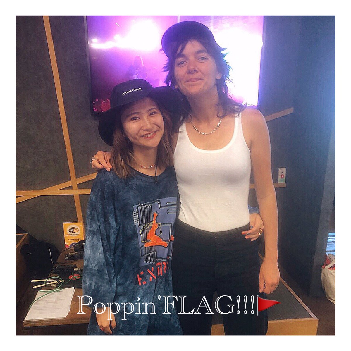 Fm802 Poppin Flag Fm802 水曜まよなか ポピフラ フジロック 19 2日目white Stageに登場 Courtney Barnett コートニーバーネット にインタビュー T Co Dfkgabx8ef 楽曲を生み出す上で大切にしていることは この日のヘッド