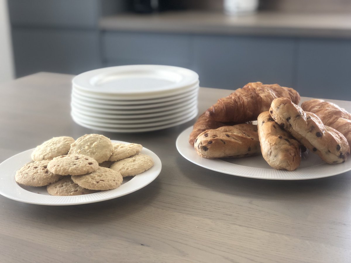 Always amazing to see the guys at <a href="/PlasmaPen/">PlasmaPen by Louise Walsh International</a> - even better when we have treats and an exciting new product to discuss! 👌🏼🤩@KWDigitalUK #DigitalMarketing #PlasmaPenUk