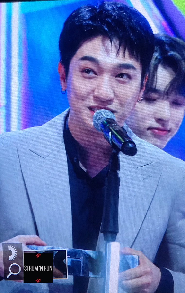 strumnrun's tweet photo. 190801 MGMA

#성진 #Sungjin #데이식스 #DAY6

😭😭😭😭😭 https://t.co/x4dfNrOdmq