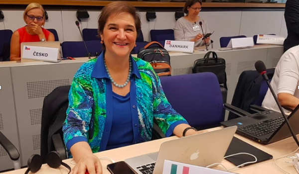 #MalattieRare e #MedicinaNarrativa: intervista a Domenica Taruscio, dirigente di ricerca e Direttore del Centro Nazionale Malattie Rare presso l’Istituto Superiore di Sanità (ISS).

medicinanarrativa.eu/malattie-rare-…