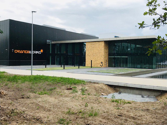 FRemmen's tweet image. In aanbouw: @Revit #VerhoevenMachines en @OMEuropeLtd 
Pas opgeleverd: #OrangeWorks 
Mooie economische ontwikkelingen in Oss! @Oss_KE @DatisOss