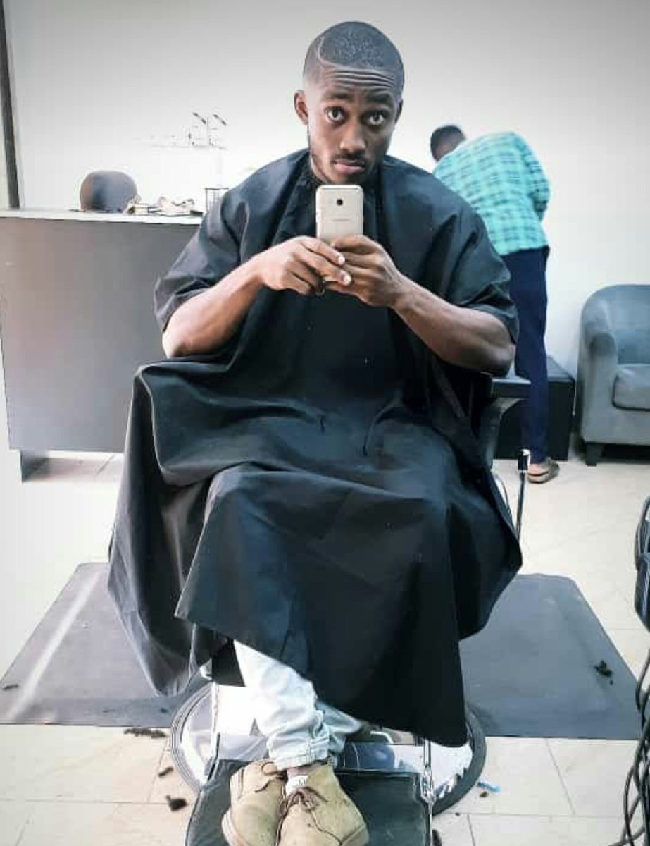 benbo_gbu's tweet photo. .@Degreebarber are you ready for Saturday?! 😹

The crowd's gonna be more than that of the  Ghana Card/Voters' ID registration oo. 😹 😂

#DegreeBarber
#ReflectOut
#GBU https://t.co/Ua43cV3W9X