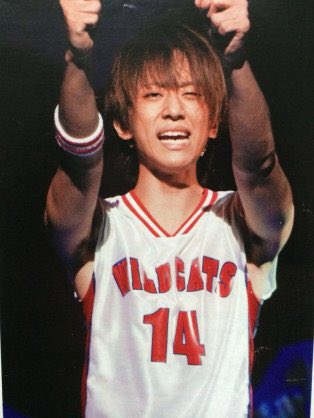 まり No Twitter 味スタは終始泣いててほとんど記憶に無いんだけどそれでも覚えてるのはますだくんデザインで小山くんに着せてくれてたバスケ のユニフォーム風衣装がハイスクールミュージカルのトロイを彷彿とさせるやつでますだくんありがとうがっ ごい い 涙 って まり No Twitter 味スタは終始泣いててほとんど記憶に無いんだけどそれでも覚えてるのはますだくんデザインで小山くんに着せてくれてたバスケ のユニフォーム風衣装がハイスクールミュージカルのトロイを彷彿とさせるやつでますだくんありがとうがっ ごい い 涙 って