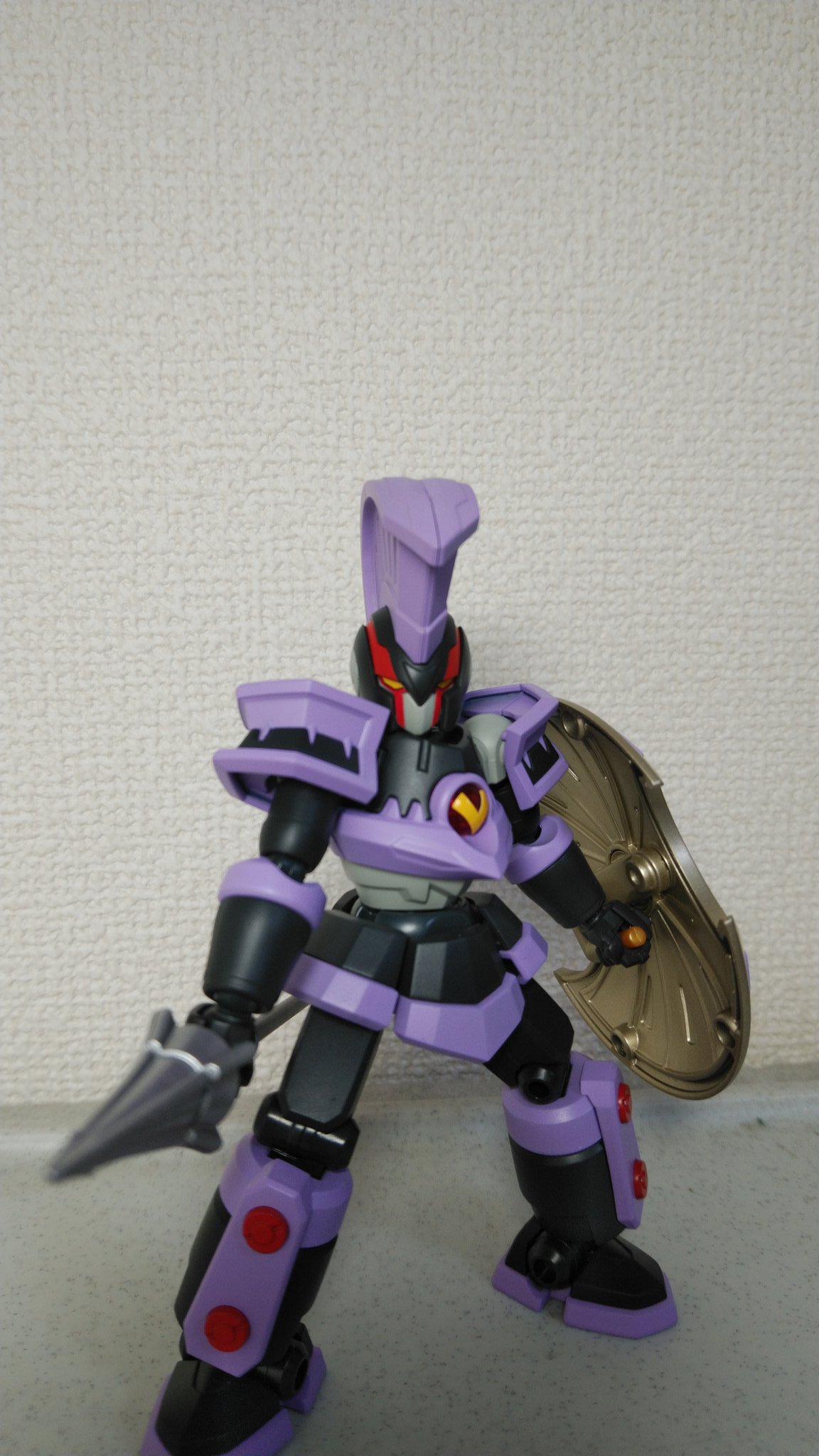 シゲオ テ テ テレビを見るときは 部屋を明るくして離れてみてね 今月作ったプラモ晒そうぜ ダンボール戦機 暗黒騎士アキレス 今回はガンプラ以外のキットを初めて塗装 アキレスを暗黒騎士バージョンに塗装 カラーレシピは ジャーマングレー Ms