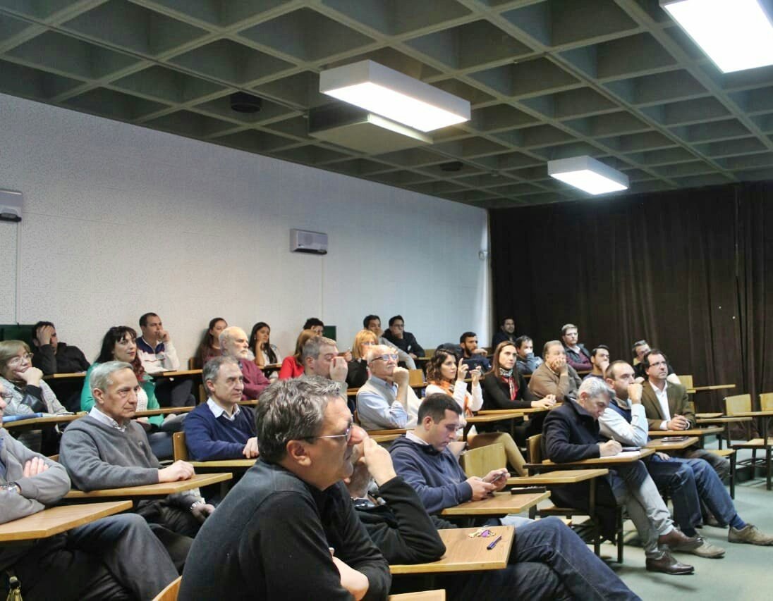CienciaSantaFe's tweet photo. ¡Llevamos el #ModeloSantaFe a todo el país!

💡👩🏻‍💻🏭 La ministra @erica_hynes participó del ciclo de seminarios del Instituto de Automática de la @UNSJ_Oficial donde presentó las políticas públicas de innovación que llevamos adelante desde el @GobSantaFe https://t.co/LAfB7Dit0l