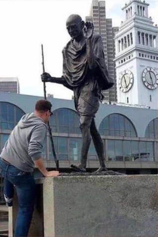 米サンフランシスコにてラスボスガンジー像現る！？