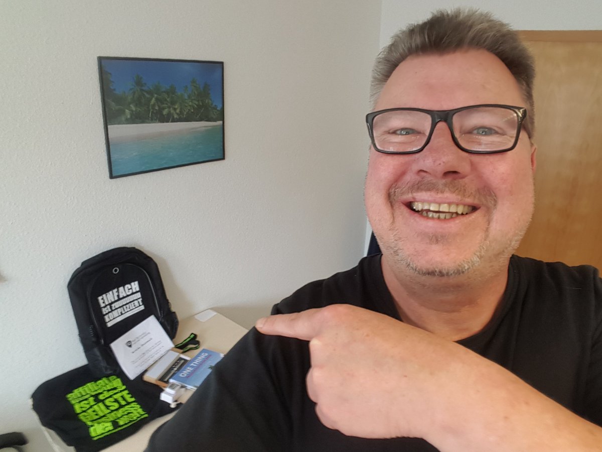 RalfDahler's tweet photo. yeah, soeben die nächste Stufe bei der Affiliate-Meisterschaft erreicht 💪 - vielen Dank an Ralf Schmitz für ein weiteres Paket mit Geschenken 👍 😁
#RalfSchmitzAffiliate #Affiliatemeisterschaft https://t.co/UEz2iKACCF