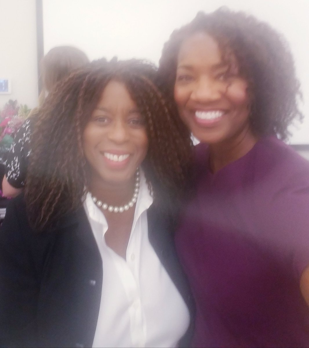 At #CirleofPromise breakfast, speaker Dr. Claudia Davis research focus reducing cancer disparities and improving cancer survivorship among racial/ethnic populations. @CHC_UCR <a href="/UCRSoM/">UCR School of Medicine</a> <a href="/UCR_ScienceNews/">UCR Science News</a> <a href="/SusanGKomen/">Susan G. Komen</a> <a href="/CoPromiseCA/">Circle of Promise</a>