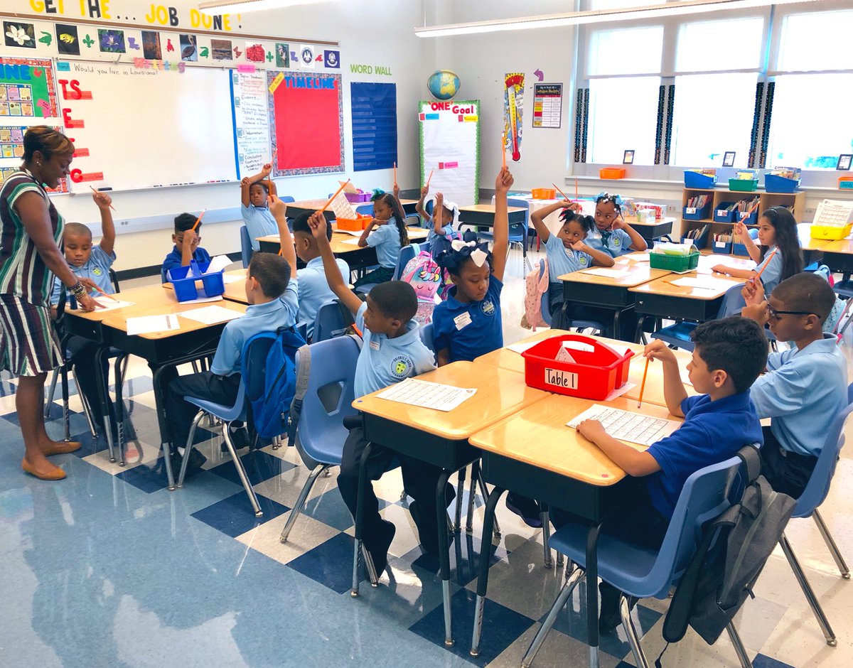 Back in school and feeling great! ✏️ #firstdayofschool #dtarenew #renewschools #nolaed