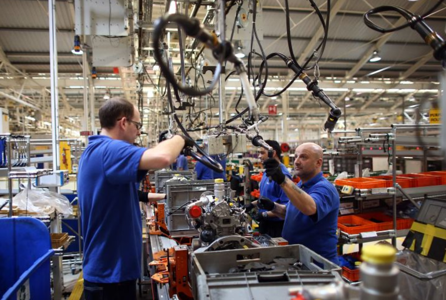 BastAmron's tweet photo. As Ford continues it's #GlobalRedesign, the company plans to cut 12,000 jobs at its operations across Europe by the end of 2020. Find out what other automakers also have announced major cutbacks via @CNBC: https://t.co/pPUyBVzCEa #Restructuring #AutomotiveIndustry https://t.co/3FFB3KIDMJ
