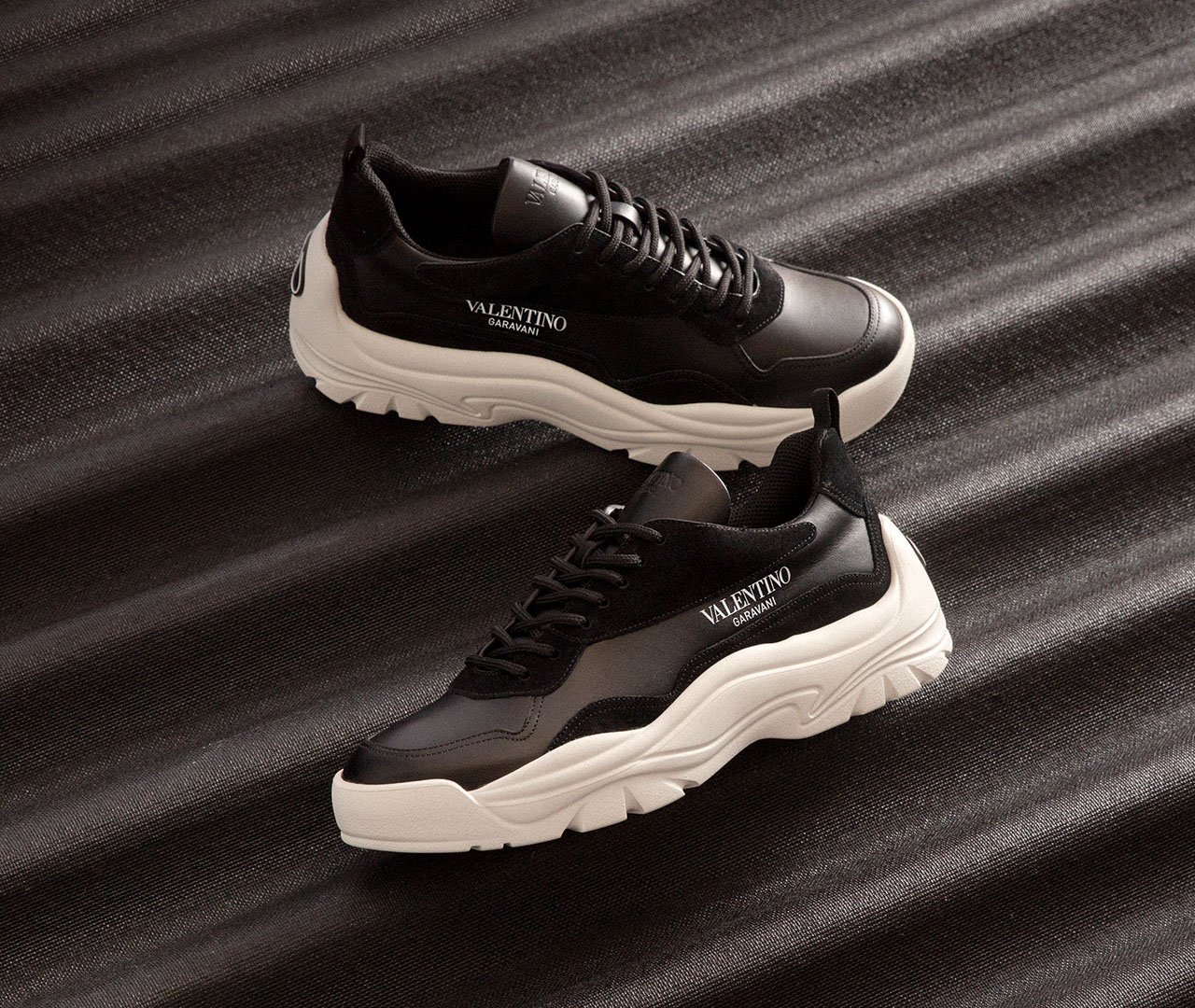 valentino bansi runner trainers