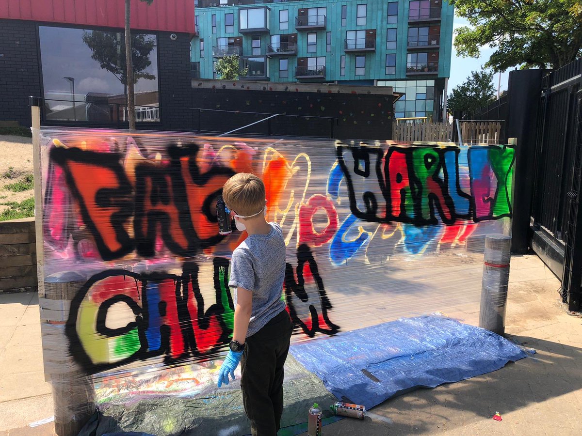 ProActivePlym's tweet image. Day 4 of our #fitandfed holiday camp. Varied and vibrant activities keep young people engaged #graffitiart #foodeducation @educationgovuk @sportplymouth @activedevon