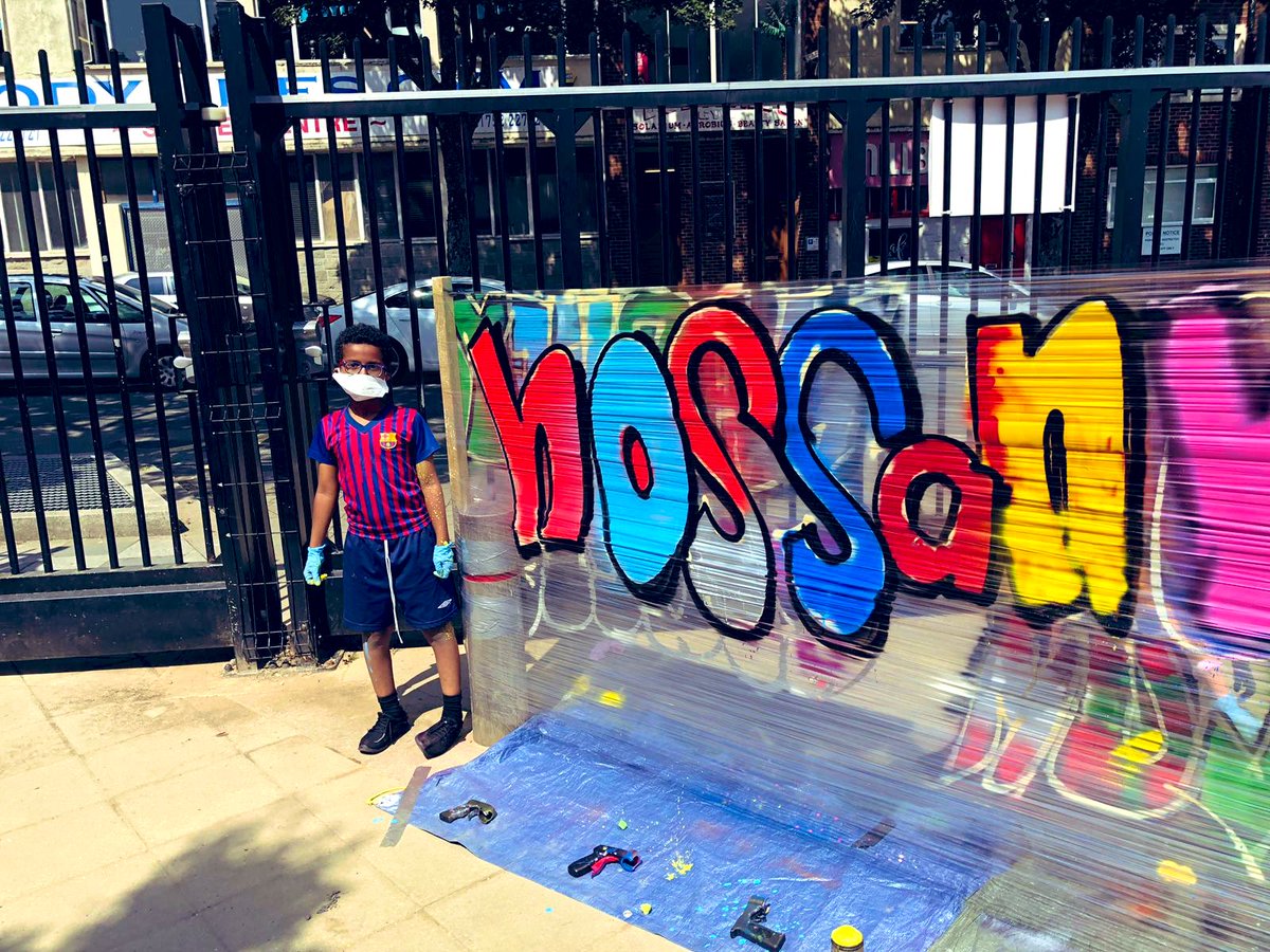 ProActivePlym's tweet image. Day 4 of our #fitandfed holiday camp. Varied and vibrant activities keep young people engaged #graffitiart #foodeducation @educationgovuk @sportplymouth @activedevon