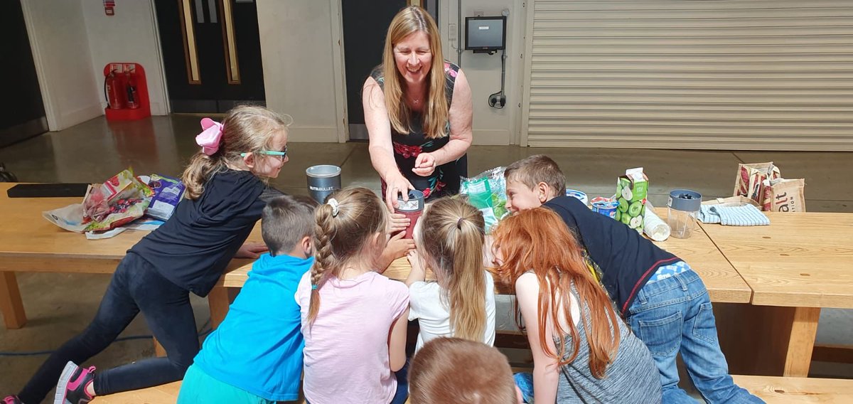 ProActivePlym's tweet image. Day 4 of our #fitandfed holiday camp. Varied and vibrant activities keep young people engaged #graffitiart #foodeducation @educationgovuk @sportplymouth @activedevon