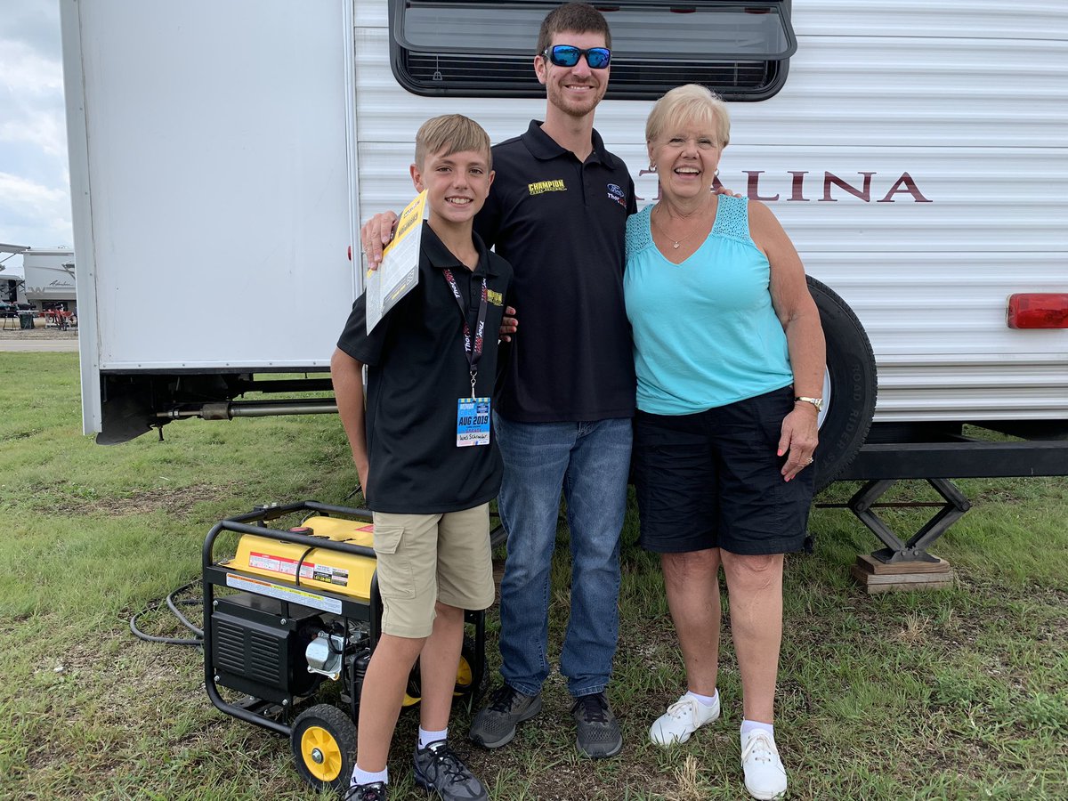 bsm_partners's tweet photo. It was twice as nice today for @NASCAR Fans in the Campgrounds @EldoraSpeedway. Both @ChampionPowerEQ athletes, @GrantEnfinger &amp; @WesMotorsports stopped by to visit campers, sign autographs and take some photos! https://t.co/5tTpyanSc7