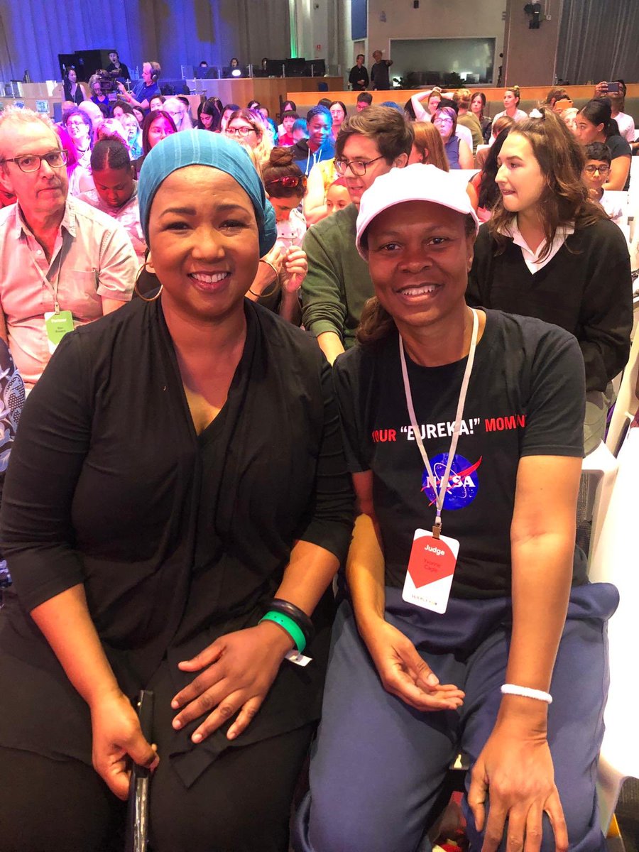 maejemison's tweet image. This is really #NationalGirlfriendsDay ! @AstroMD_Yvonne You know you're friends for life when you see each other at event after a couple years & you don't miss a beat. Both docs, both astronauts, both in black, sporting head gear & still smiling! #GoogleScienceFair
