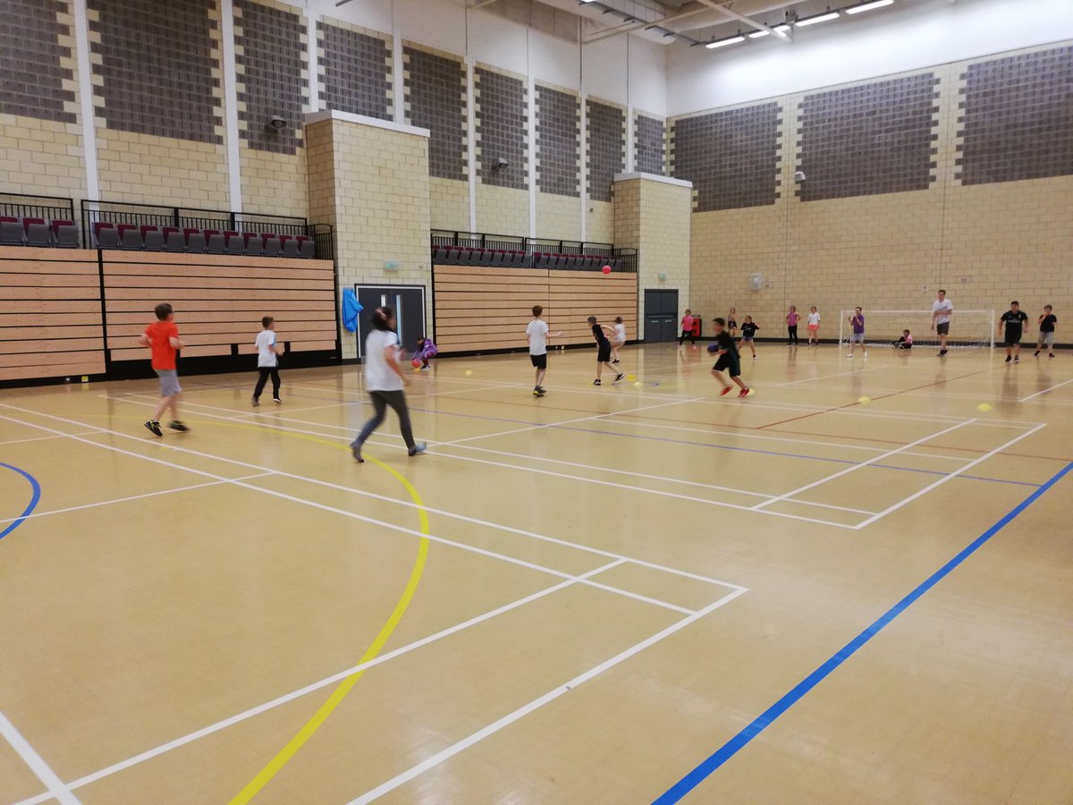 ALSportDev_GP's tweet photo. Another fantastic day at Ebbw Vale playscheme with 45 children attending! @Aneurinleisure @BGInspire  @vale_ebbw @bgfit4life ⚽🏐🏀🏊‍♀️🎾🏸 https://t.co/k34MxPhXk8