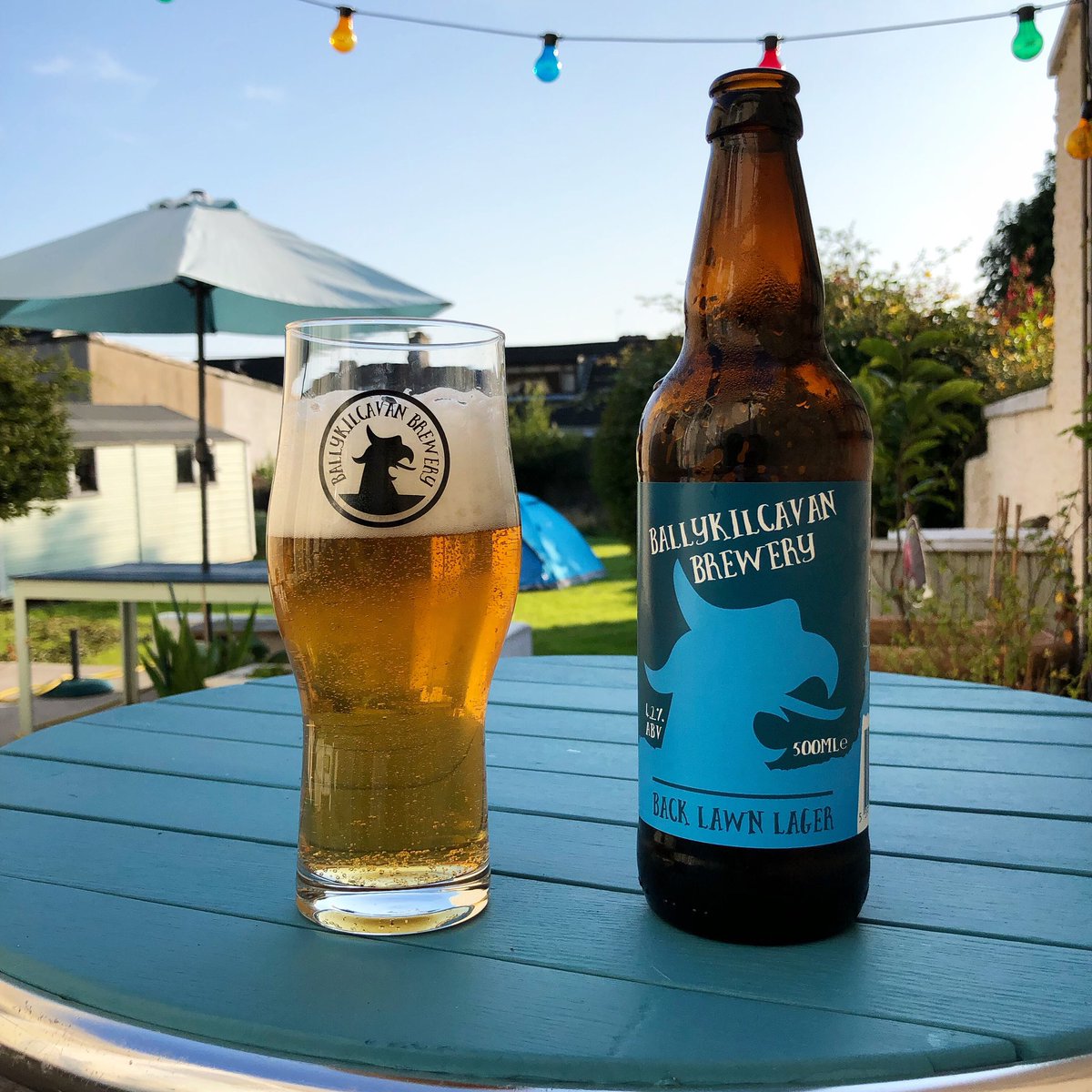 JulieWard_'s tweet photo. Crackin new lager @ballykilcavan Cheers for coordinating with the garden lads. ๐๐ฝ๐บ๐ #BackLawn #Lager #Ballykilcavan #Irish #CraftBeer #TasteTheIsland https://t.co/FfSwF5MqW3