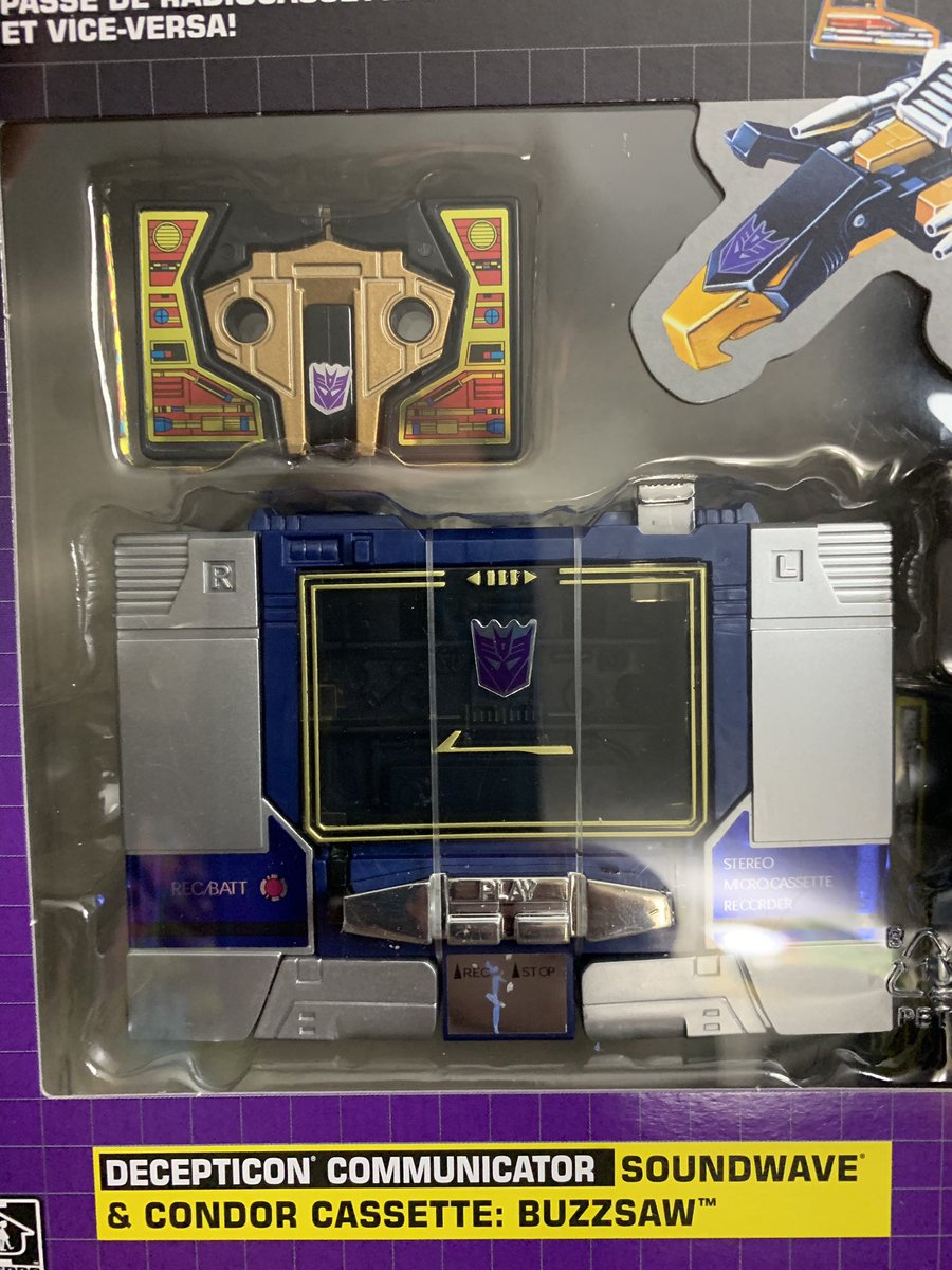 AwesomeGeekShow's tweet photo. They did it @woodysalaskan, @mr_rigden, @Cyrinnic, @angryspacebee -Retro Soundwave in stores now!
-awesome.

#RetroTransformers #Transformers #Soundwave #Buzzsaw #ActionFigures #G1 #G1Transformers https://t.co/mIHtEh5F1W