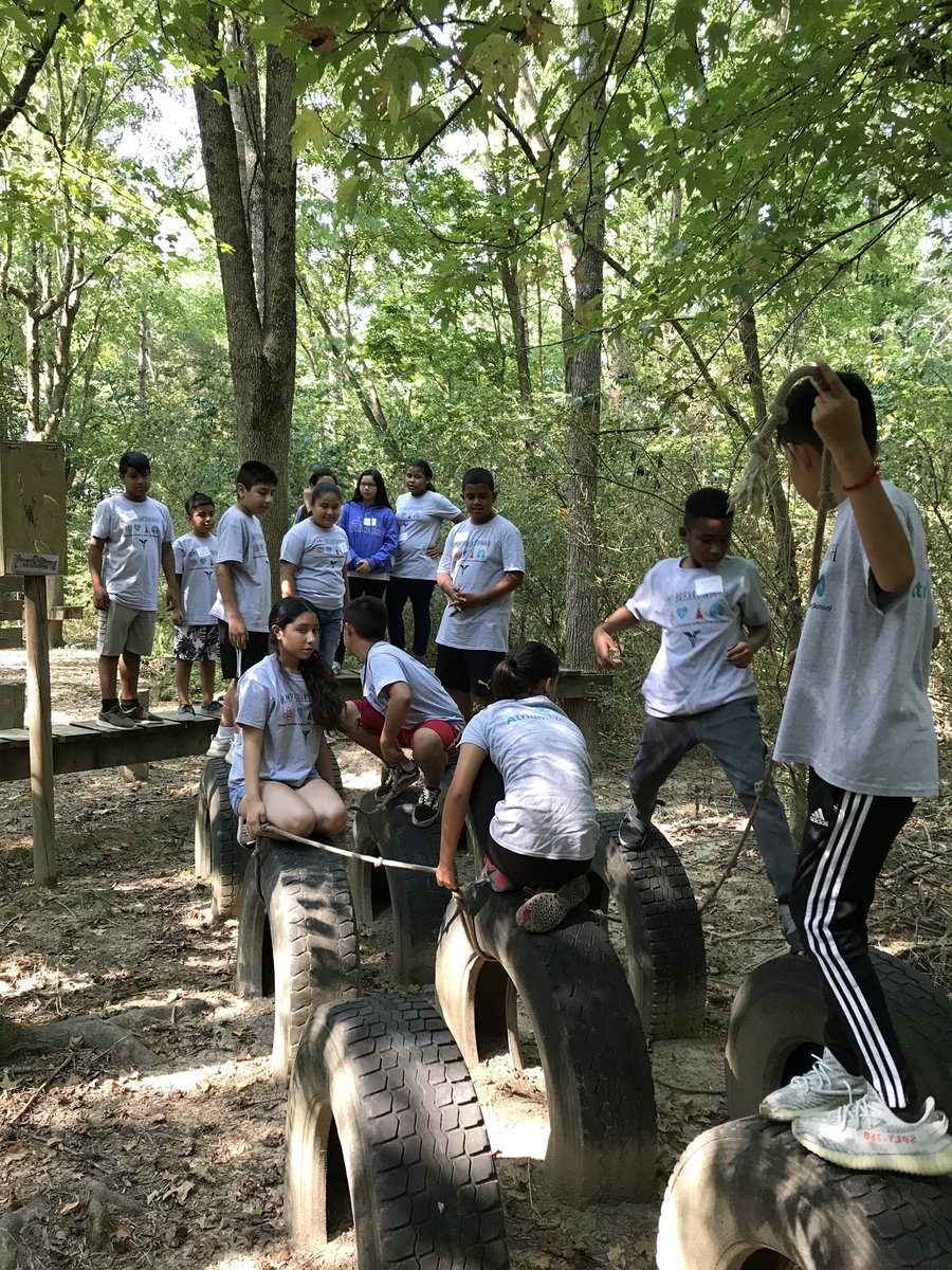 SwackRealtreeAP's tweet photo. More teamwork, communication, and problem solving: succeeding in the productive struggle!!! #CampBreakthrough - Day 3 @MonroeMS_NC @AGHoulihan @UCPS_MonroeNC https://t.co/uNYwp6b1k9