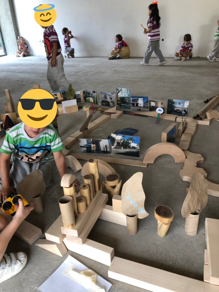 #SoyPirataFDP #TalentoDocente vía <a href="/ColmenaresGdl/">Colmenares</a> hacer ciudades con mis alumnos.