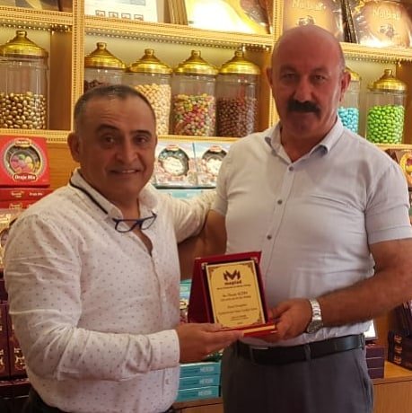 IsadamlarR's tweet photo. MEPİAD Derneği Yönetim Kurulu olarak dernek yönetim kurulu üyemiz Sn. Özcan Altın'a "Özcanlar Kuruyemiş" yeni şubesine (İstiklal Cd. Tevfik Sırrı Gür Lisesi karşısı) hayırlı olsun ziyaretinde bulunduk.
Kendilerine dernek üyelik plaketini başkanımız Özcan Demir takdim etti. https://t.co/F9p1qx3yXp