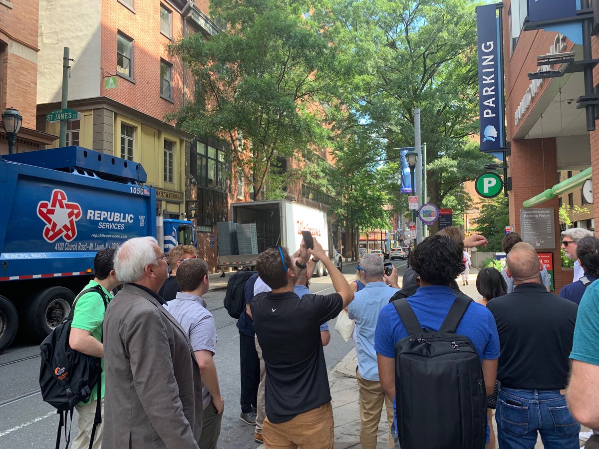 rhgreenberger's tweet image. ⁦@rhgreenberger⁩ ⁦@Acornsign⁩ appreciate ⁦@SEGD⁩ for arranging the Jefferson Hospital tour.  Thanks to ⁦@LHCompanies⁩ for sponsoring.