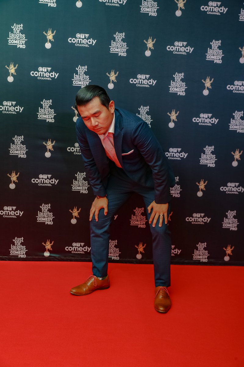 JFLComedyPro's tweet photo. .@ronnychieng on the red carpet at the JFL awards, a mood board #JFLMTL #comedyPRO
(photos by Tristan Brand) https://t.co/YWfjaC9C2s