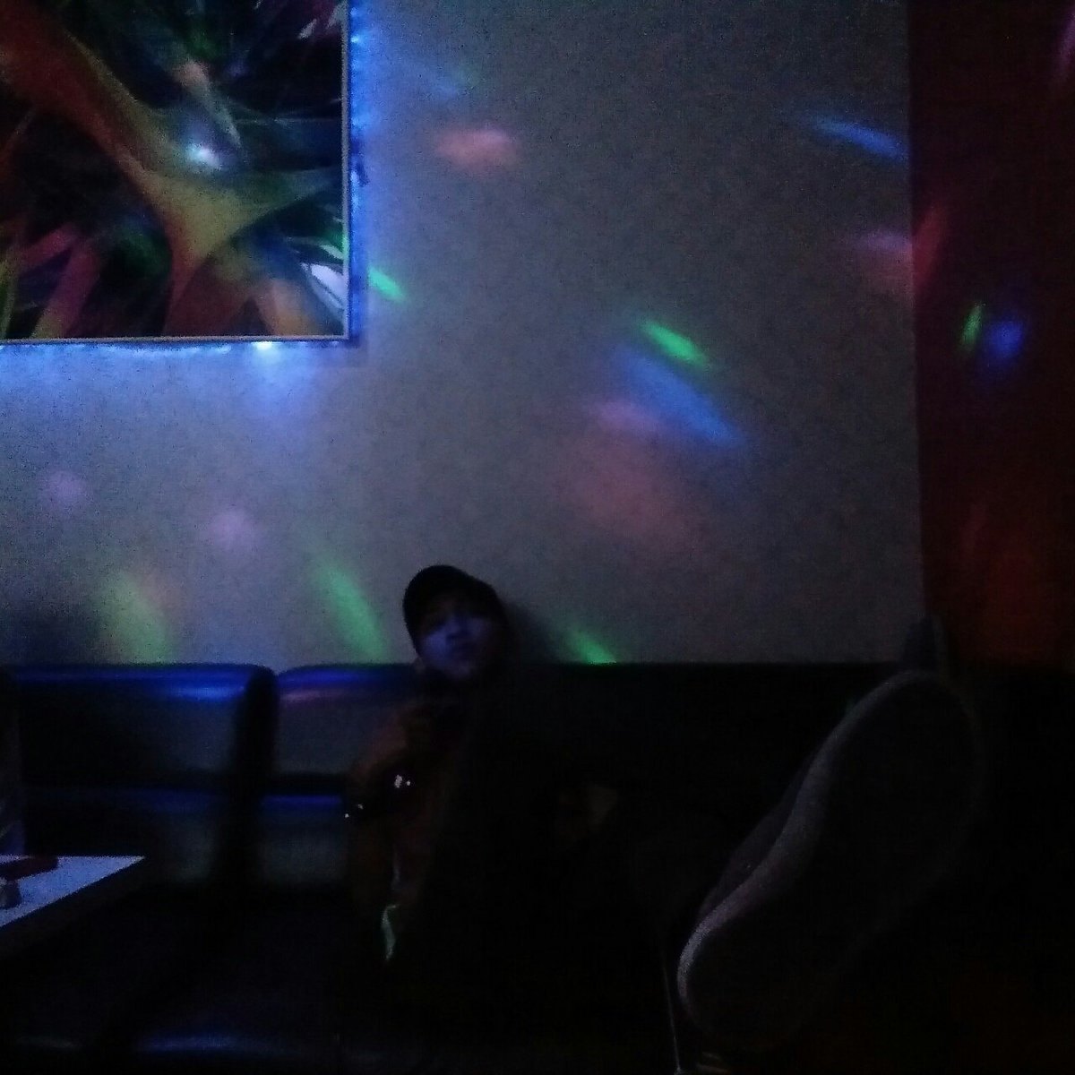 Jangan bersama ku
Aku gak terkenal di twitter
#malamjumat