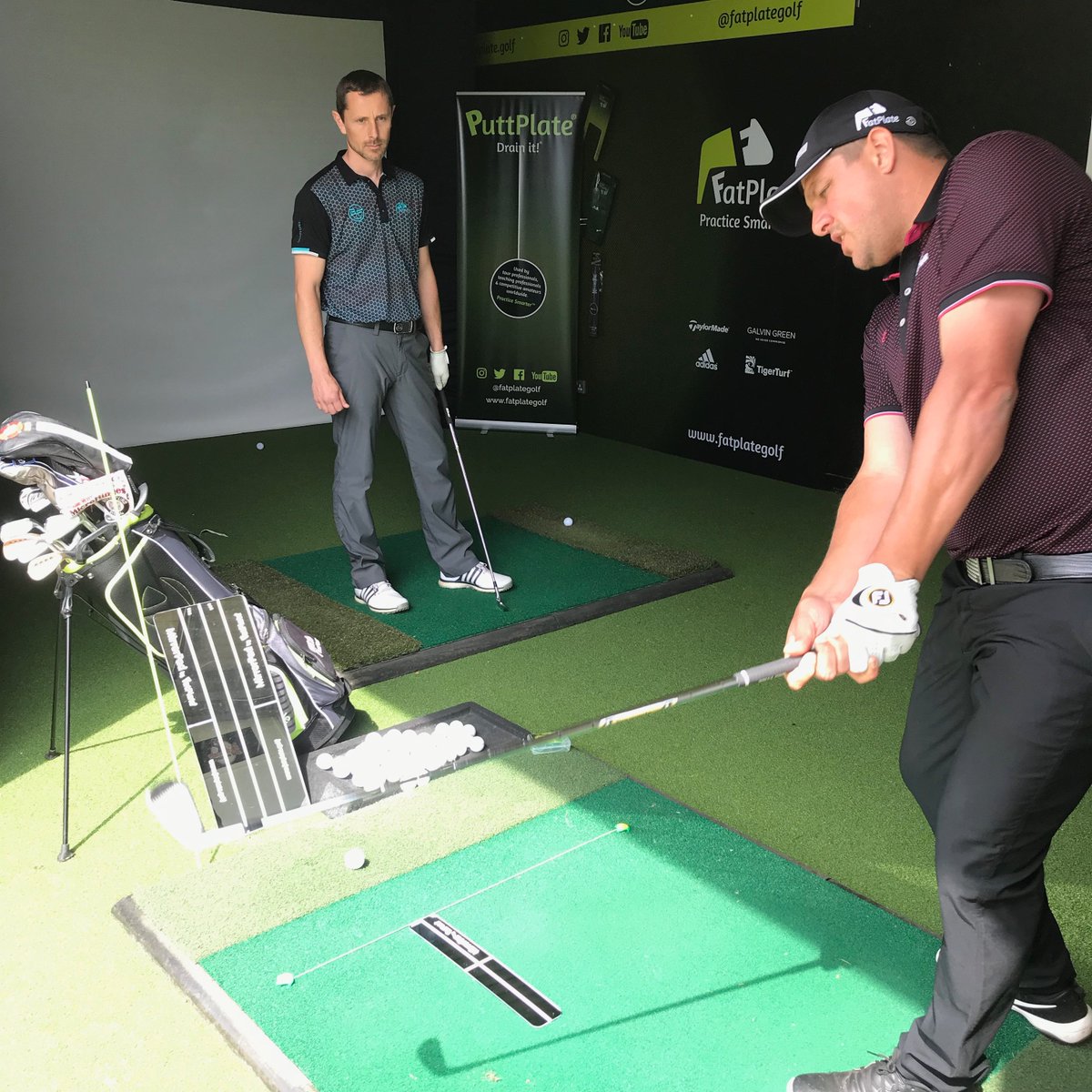 fatplategolf's tweet photo. @samblueswalker working with @benfrostgolf in the FatPlate studio @Stonebridge27 @midlandsgolfuk this morning using #MirrorBar #MirrorPlate #TeeClaw 

#feedback #alignment #trainingaids #tour #lessons #ballthenturf #galvingreen #tigerturf https://t.co/36Y7X2fSvX