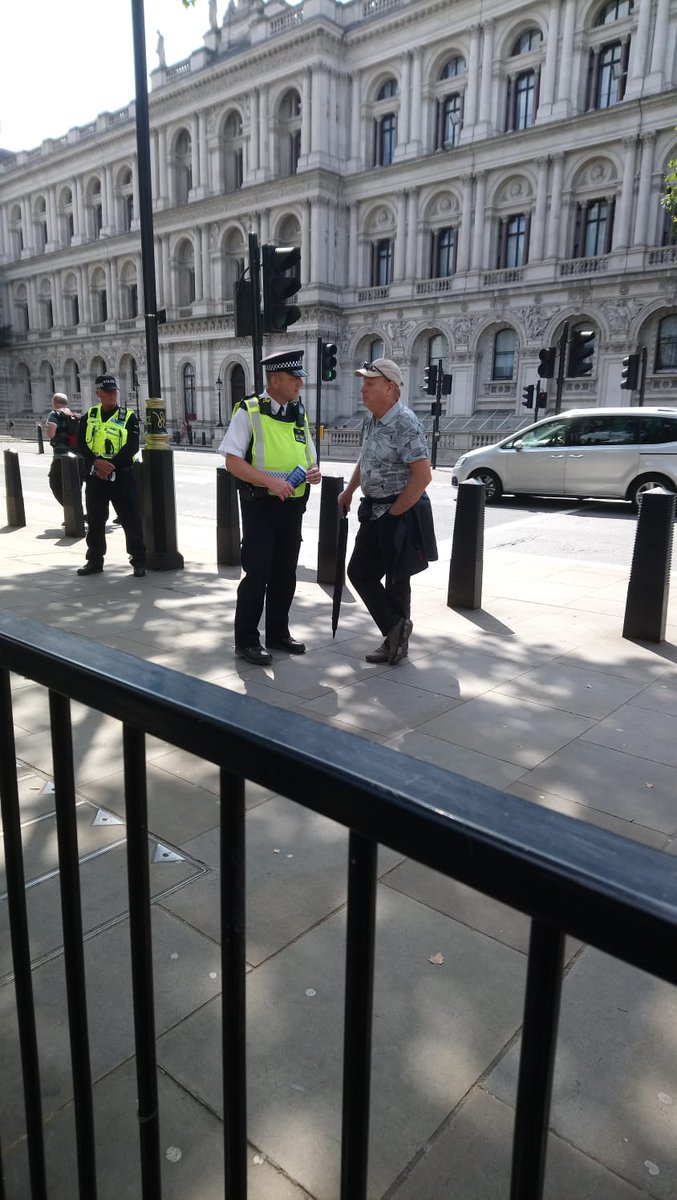 MPSWestminster's tweet photo. #ProjectServator Team working with our partners, security teams &amp; you the public, at our iconic sites &amp; events today keeping London safe. Whilst welcoming visitors from across the UK &amp; all over the world to our great city! @MODPolice @wabbey @HCav1660 #ActionCountersTerrrorism https://t.co/9M8ZAKvBwp