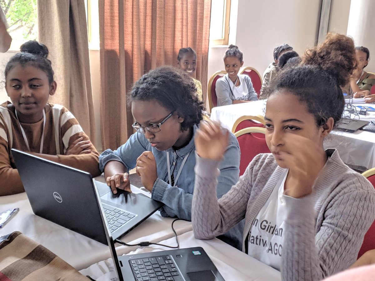 It's a fun and inspiration to teach these school girls #Scratch and #Block programming. First time coding experience for them.
#AGCCI
#AfricaGirlsCanCode