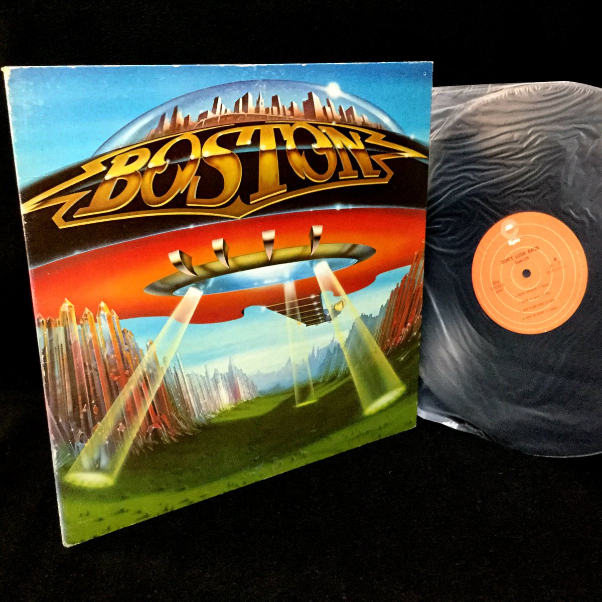 41st ANNIVERSARY!!!!!!!!!!!!!!!!!!!!!!!!!!!!!!

'Don't Look Back' [August 2nd, 1978 wiki,discogs]

Used To Bad News
youtube.com/watch?v=IMF_Zb…

#BOSTONband
#BradDelp
#TomScholz
#BarryGoudreau
#FranSheehan
#SibHashian 
#DontLookBack 
#Hardrock
#arenarock
#progressiverock
#Epic