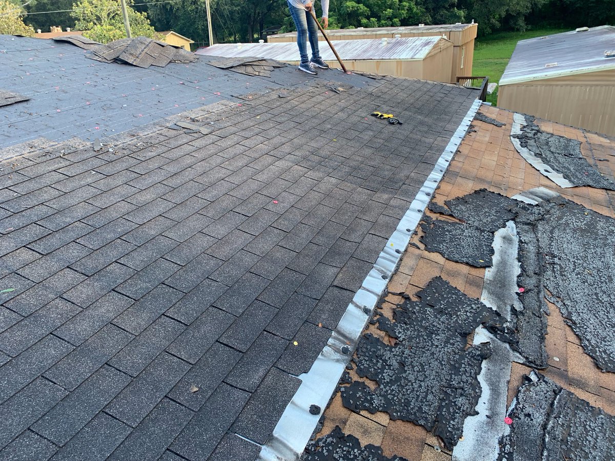 SHFPC's tweet photo. Roof replacement happening NOW!
🙌👏 🛠 #GodProvides #SHDadeCity #OneChurchMultipleLocations #PascoCounty #Revival https://t.co/ic3yTJj6e4