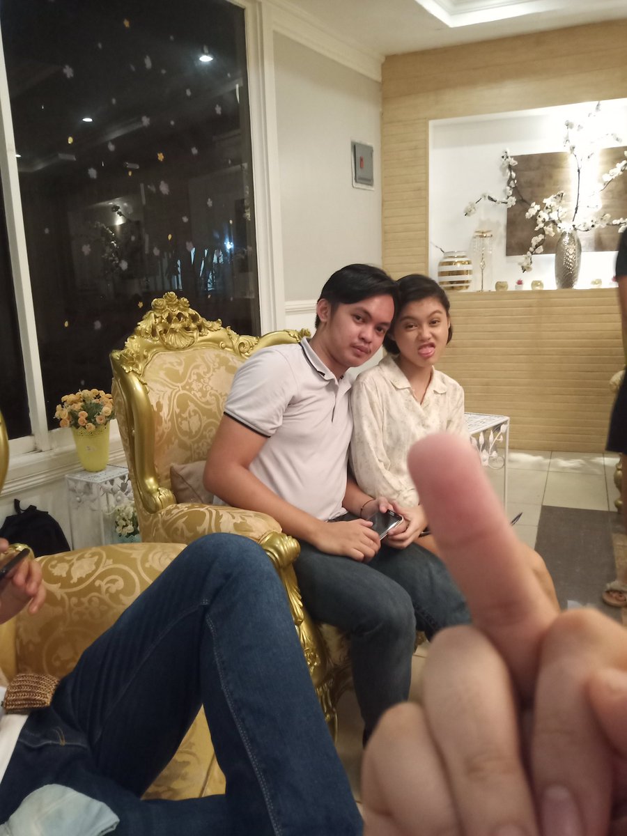 JohnDRN's tweet photo. Me as a friend https://t.co/toC293u6Df