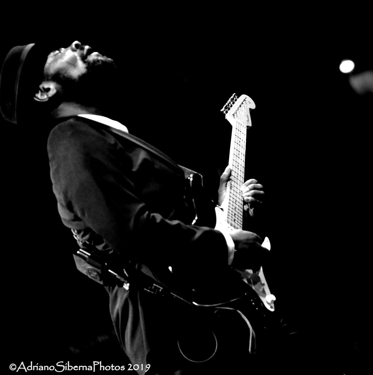 DrTAttah's tweet photo. These are some of my favourite images from the Cross Roads Pignola in Blues 2019 festival. They highlight fascinating issues of constructed presence, absence, totemism, and identity in contemporary blues performance. These excellent photographs are (c) Adriano Siberna. https://t.co/FG4jaewVh5